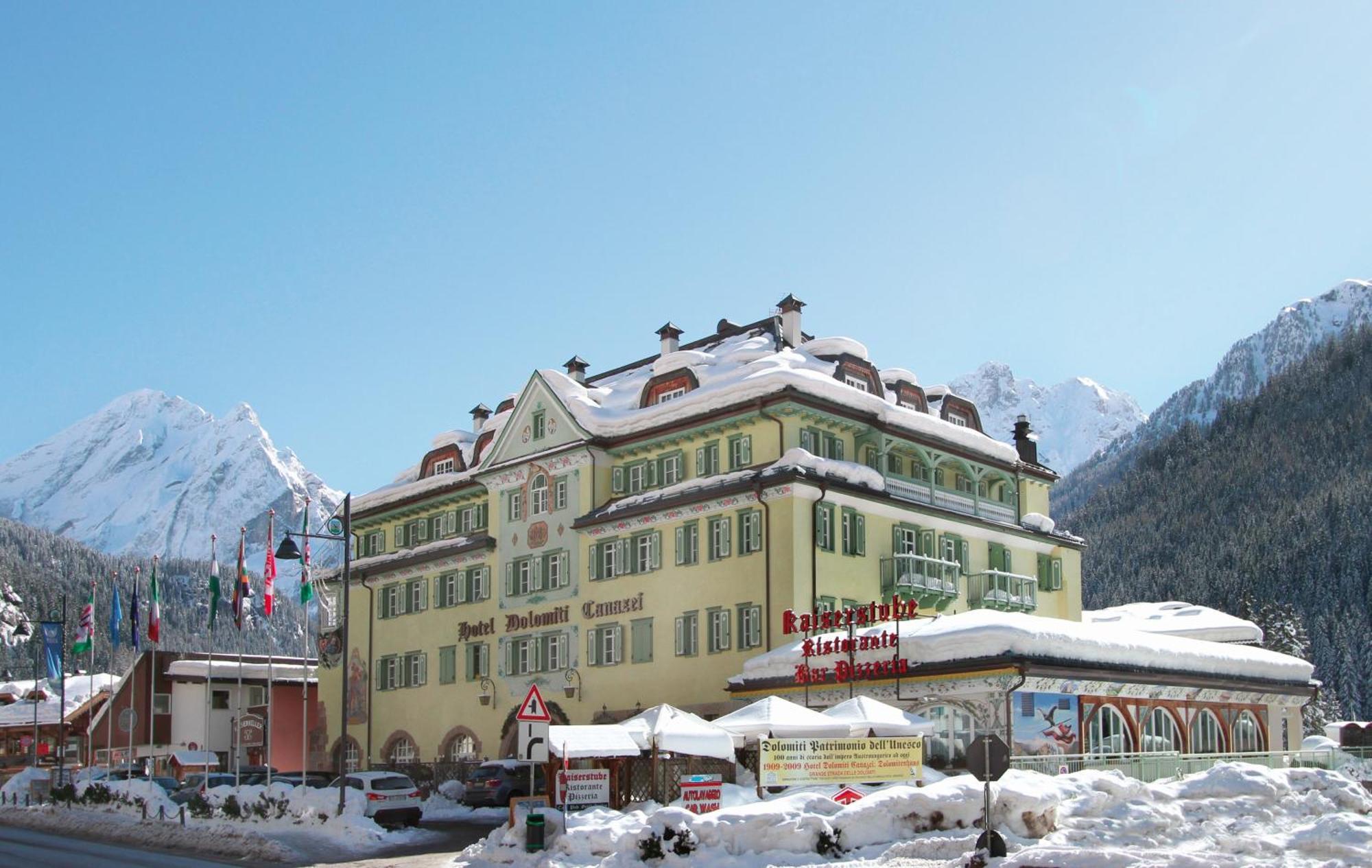 Hotel Dolomiti Schloss Canazei Exterior foto