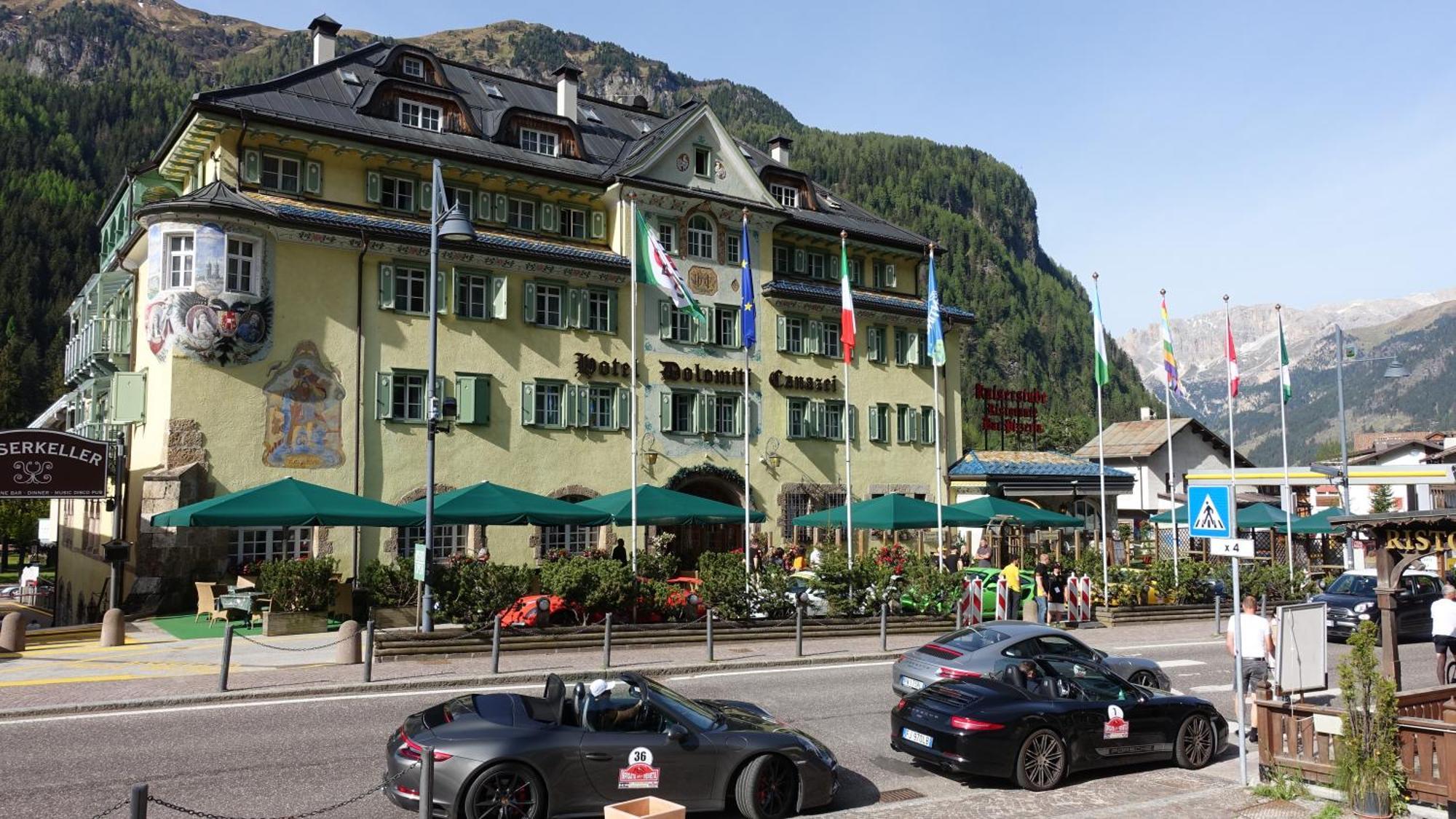 Hotel Dolomiti Schloss Canazei Exterior foto